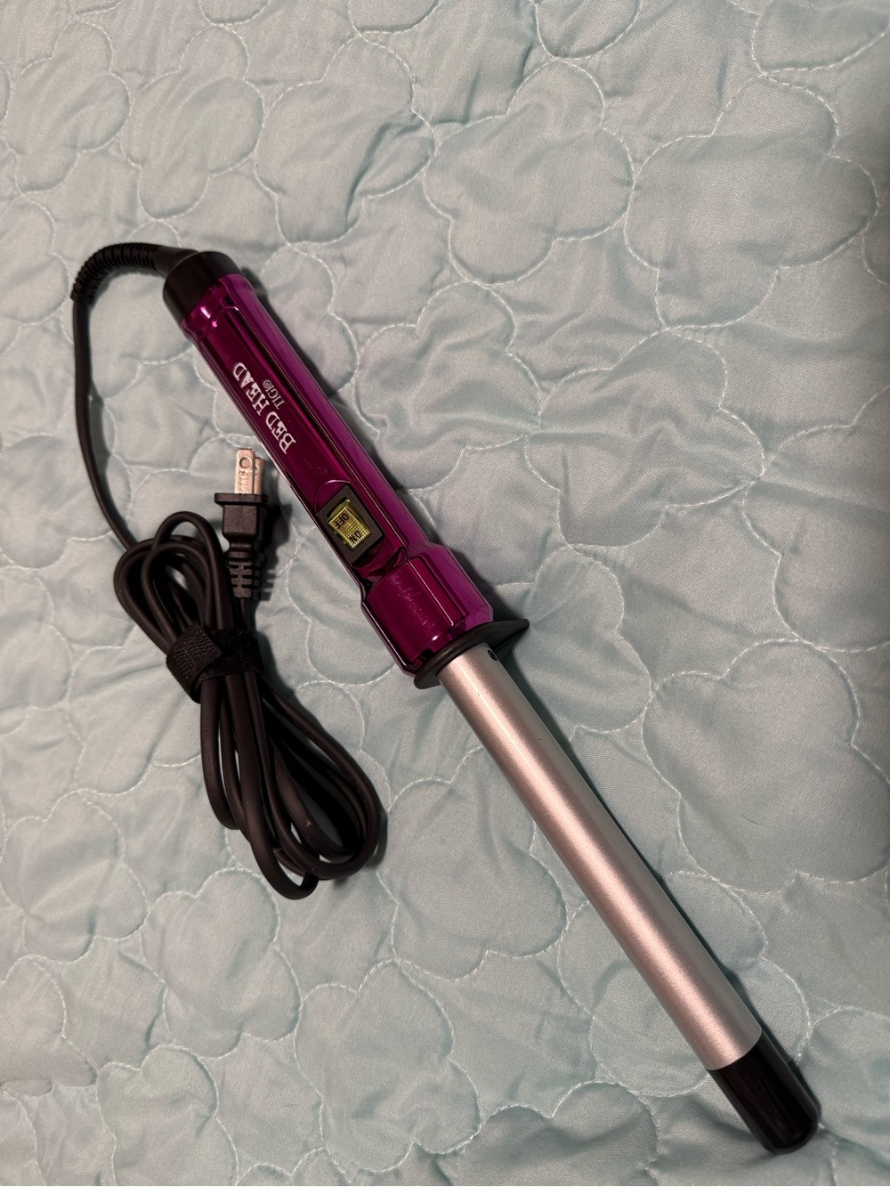 Magenta Bed Head clamp-free styling iron